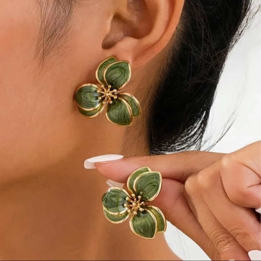 Boho Green Enamel Flower Statement Stud Earrings Gold Tone NWT